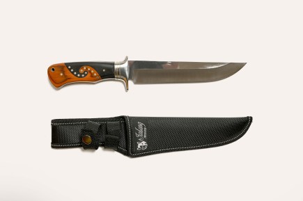 messer-mit-scheide-07042026
